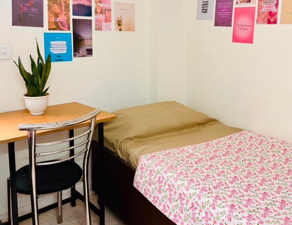 Fully Furnished AC Rooms